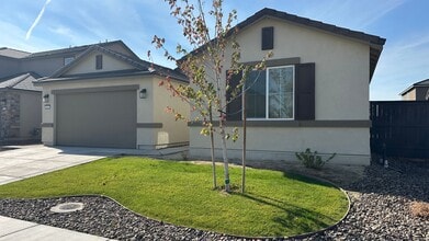 2032 Frst Grv Ln in Sparks, NV - Building Photo - Building Photo