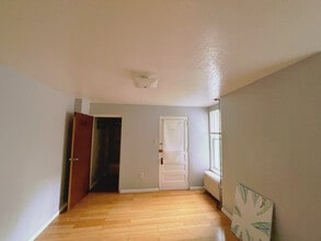 5432 Baywood St in Pittsburgh, PA - Building Photo - Building Photo