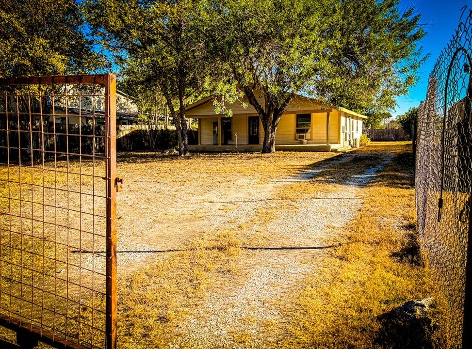 12742 Paseo Arbol in San Antonio, TX - Foto de edificio