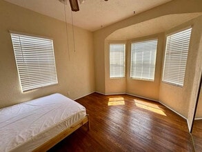 1350 N Fairview Ave in Colton, CA - Foto de edificio - Building Photo