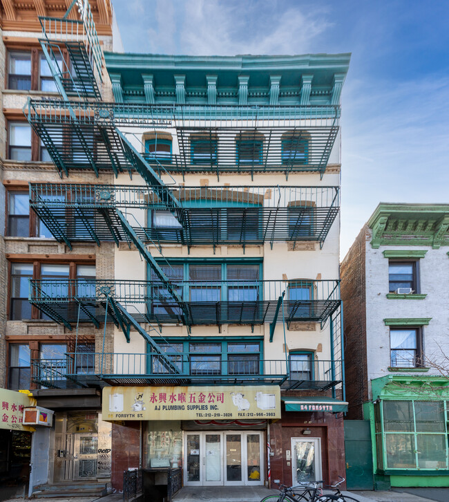 84 Forsyth St in New York, NY - Building Photo - Building Photo