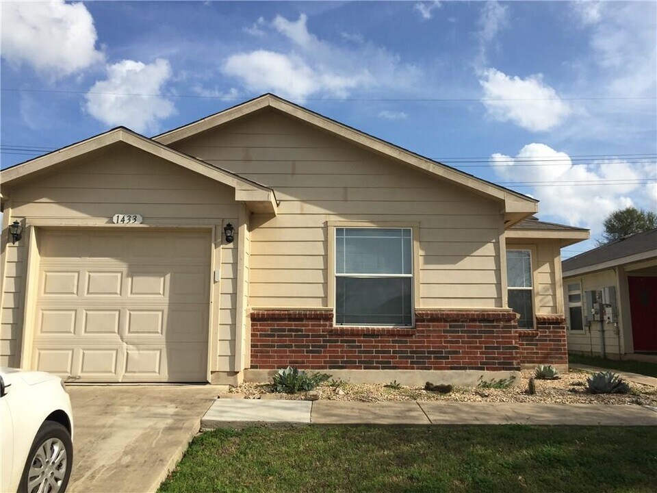 1433 Coriander Dr in Austin, TX - Building Photo