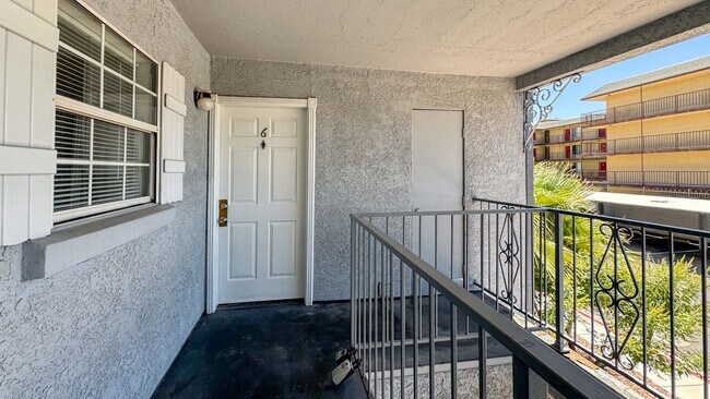 3823 S Maryland Pky in Las Vegas, NV - Building Photo - Building Photo