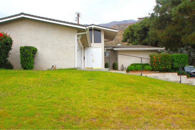 3895 Denair St in Pasadena, CA - Building Photo - Building Photo