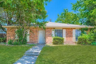 9117 Fairmont Cir in Rowlett, TX - Building Photo