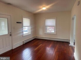 229 Iona Ave in Narberth, PA - Building Photo
