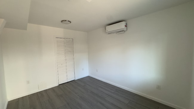 11604 Sylvan St in Los Angeles, CA - Building Photo - Building Photo