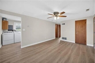 1045 S 50th Terrace in Kansas City, KS - Building Photo - Building Photo