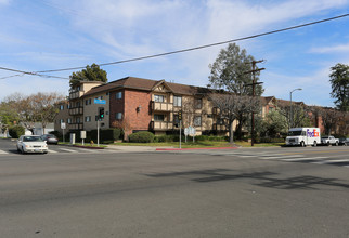 Burbank Apartments in North Hollywood, CA - Building Photo - Building Photo