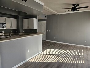 3236 E Chandler Blvd, Unit 2078 in Phoenix, AZ - Building Photo - Building Photo