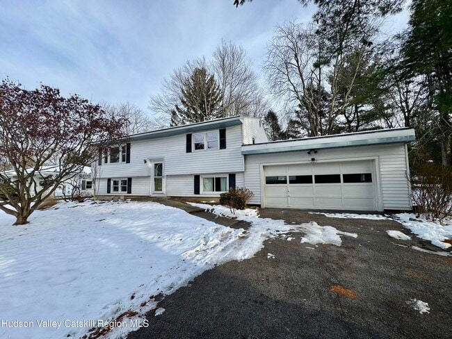 18 Cherry Hill Rd in New Paltz, NY - Building Photo - Building Photo