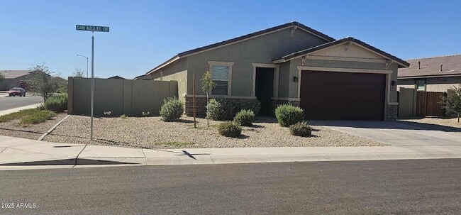 2531 E San Miguel Dr in Casa Grande, AZ - Building Photo - Building Photo