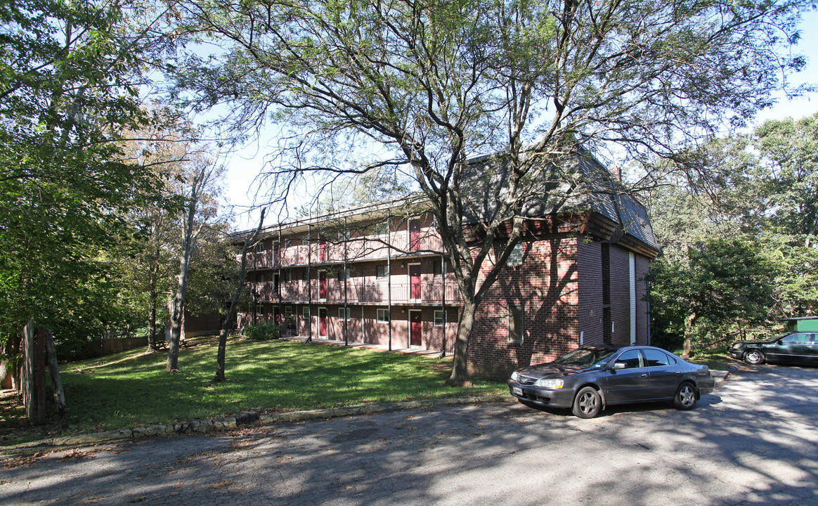 Cedar Glen Apartments in Norwich, CT - Building Photo