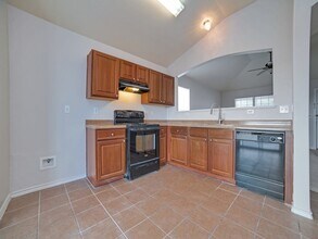 7318 Copper Mdw in Converse, TX - Building Photo - Building Photo