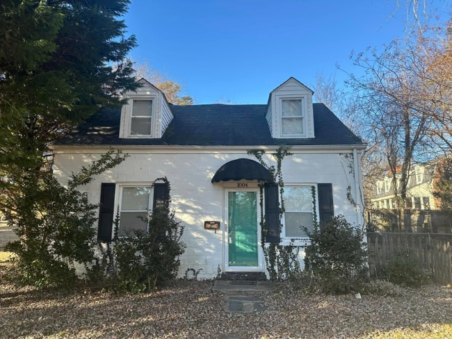 1004 School St in Farmville, VA - Building Photo - Building Photo