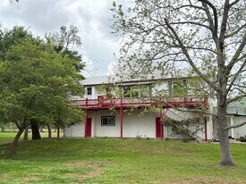 3330 Band Rd in Rosenberg, TX - Building Photo