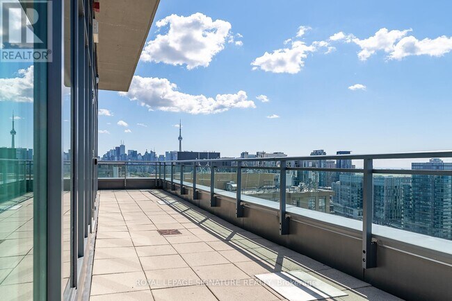 1169 Queen St W in Toronto, ON - Building Photo - Building Photo