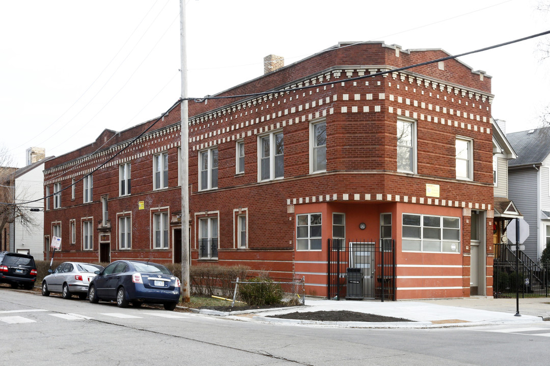 1457 N Bell Ave in Chicago, IL - Building Photo