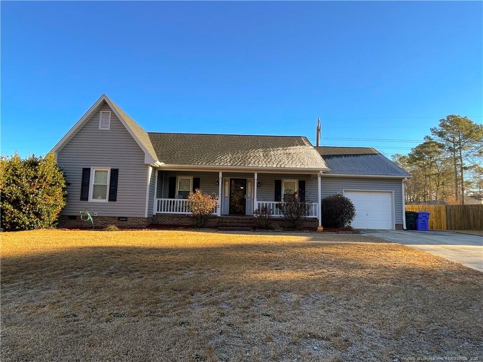 6149 Lakeway Dr in Fayetteville, NC - Building Photo