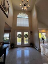 6 Kara Ct in Centereach, NY - Foto de edificio - Building Photo