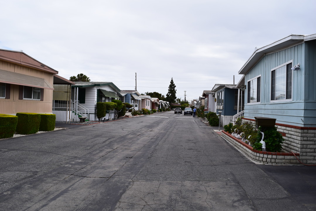 21811 Vera St in Carson, CA - Building Photo