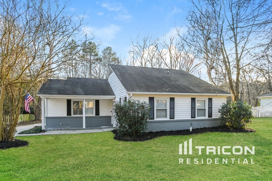 8717 Timbercrest Cir in Charlotte, NC - Building Photo