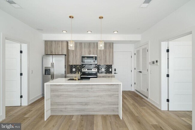 property at 2000 N Front St