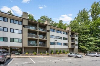 41 Mt Kemble Ave in Morristown, NJ - Building Photo - Building Photo
