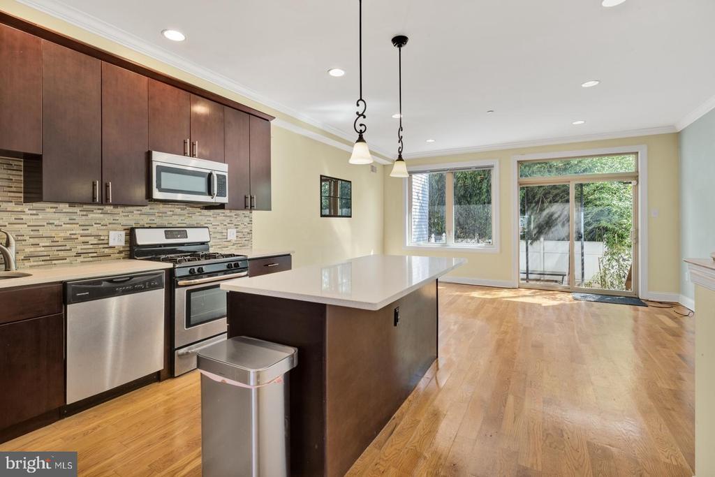 725 N 20th St in Philadelphia, PA - Building Photo