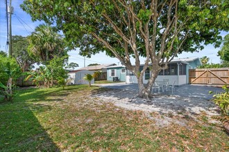 503 N Pennock Ln in Jupiter, FL - Building Photo - Building Photo