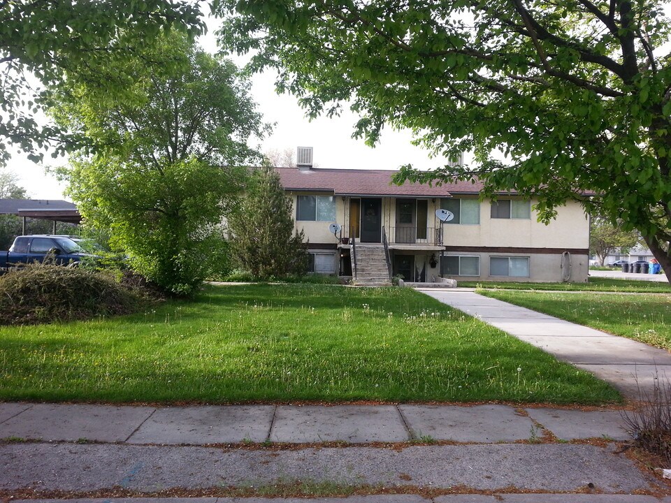 211 Riverbend Rd, Unit 2 in Logan, UT - Foto de edificio