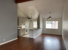 801 Newport Ave, Unit #201 in Long Beach, CA - Building Photo