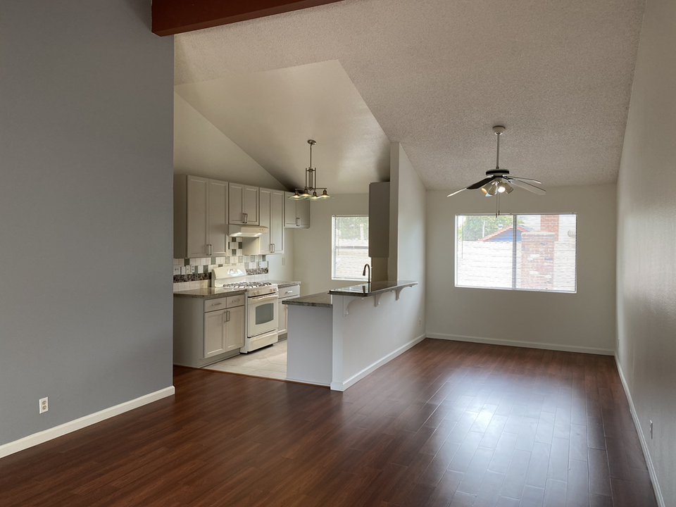 801 Newport Ave, Unit #201 in Long Beach, CA - Building Photo
