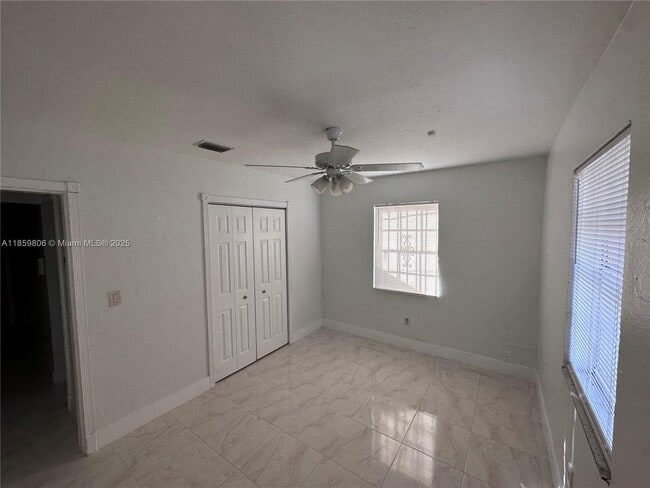 1220 NW 53rd St in Miami, FL - Building Photo - Building Photo