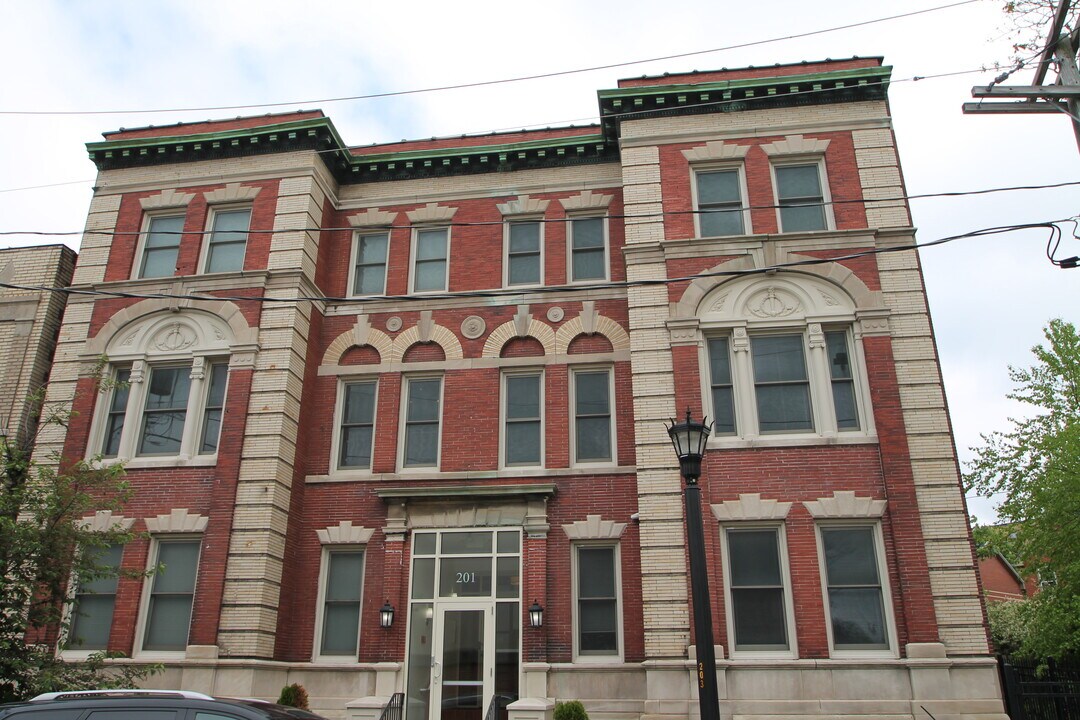 201 West Huron in Buffalo, NY - Foto de edificio