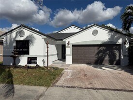 15921 SW 82nd St in Miami, FL - Building Photo