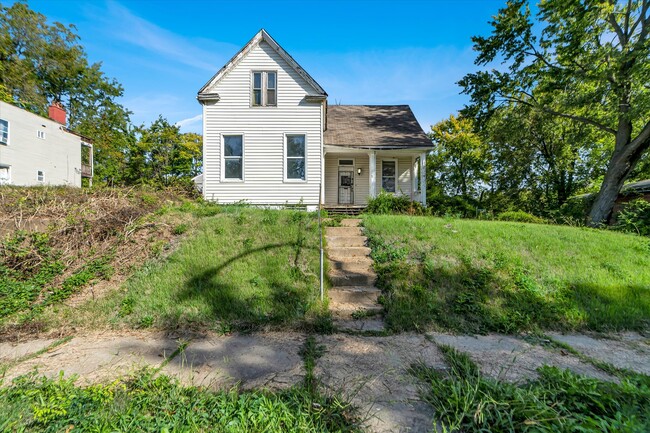 1041 Garth Ave in St. Louis, MO - Building Photo - Building Photo