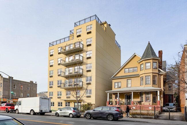 2203 Clarendon Rd in Brooklyn, NY - Building Photo - Building Photo