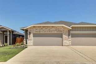 657 Blackland dr in Venus, TX - Building Photo