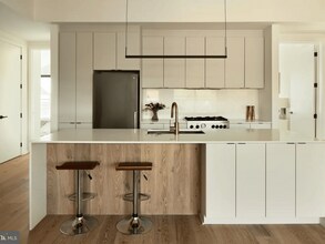 2011 Cambridge St in Philadelphia, PA - Building Photo - Building Photo