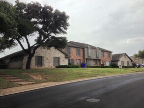 6907 Harvey Dr in Waco, TX - Building Photo - Building Photo