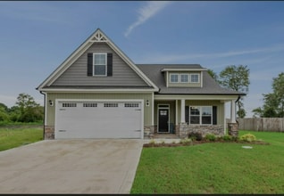 322 Glenn Laurel Dr in Pikeville, NC - Building Photo - Building Photo