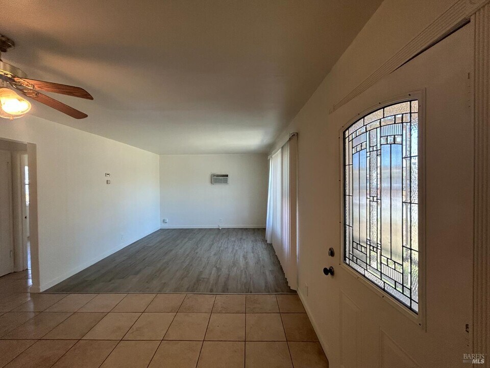 617 Sheldon Ave in Vallejo, CA - Building Photo
