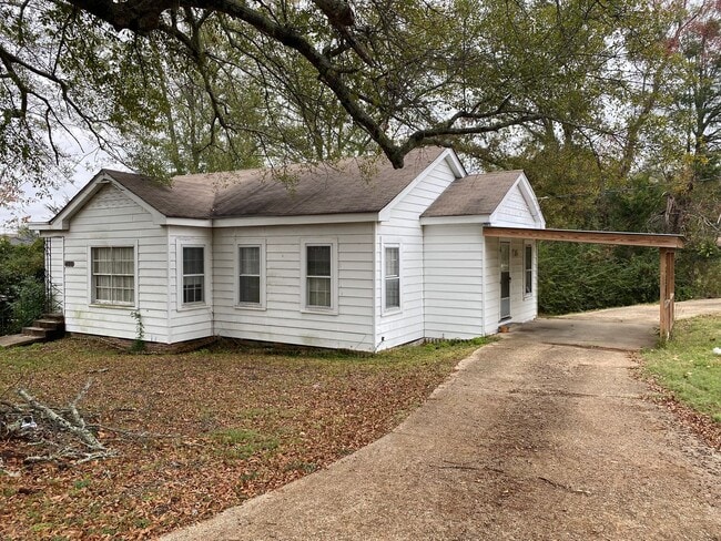 property at 600 Minden St