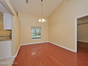 12252 Lake Fern Dr in Jacksonville, FL - Building Photo - Building Photo