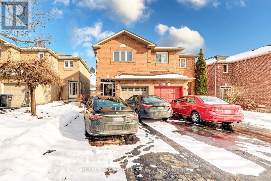 5616 Whistler Crescent in Mississauga, ON - Building Photo