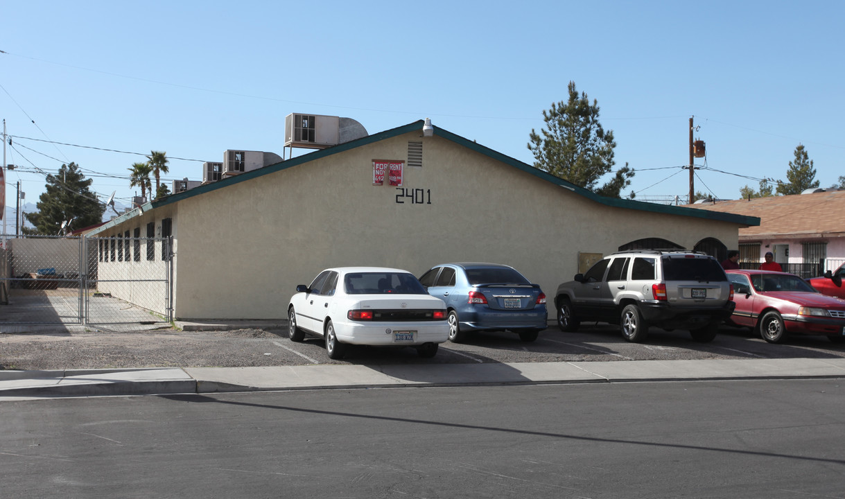 2401 Daley St in North Las Vegas, NV - Building Photo