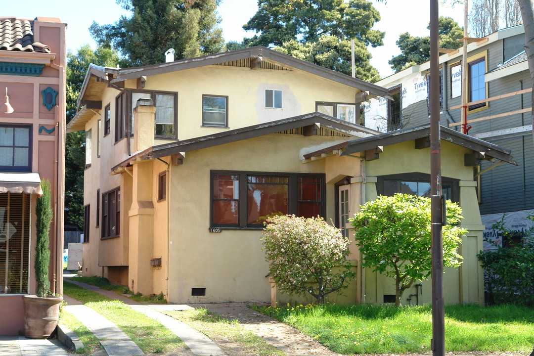 1605 Martin Luther King Way in Berkeley, CA - Foto de edificio