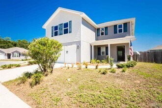 5888 Southern Bell Court in Milton, FL - Building Photo - Building Photo