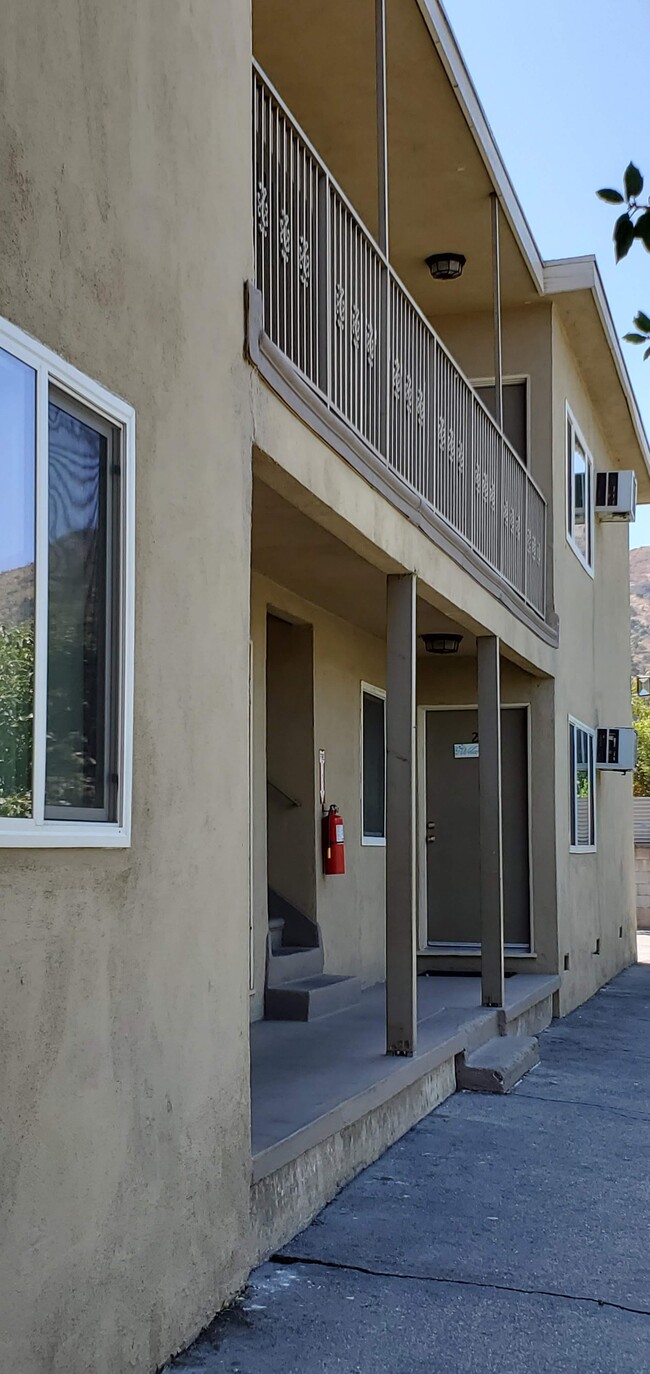 7644 Day St, Unit Apt#1 in Tujunga, CA - Building Photo - Building Photo